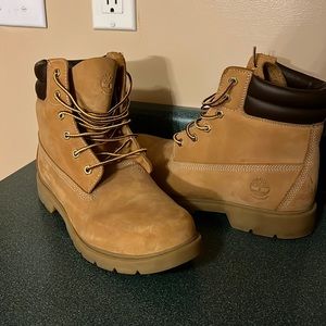 Timberland. Women. Size 10.